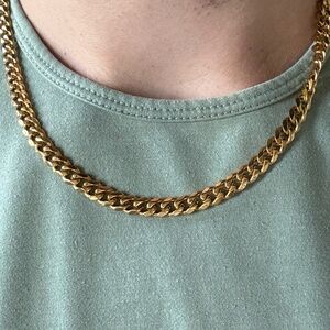 gold chain necklace